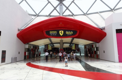 Der Eingang zur Ferrari World