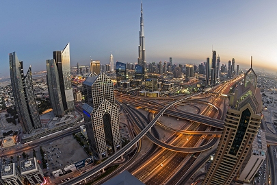 Burj Khalifa in Dubai mit Skyline