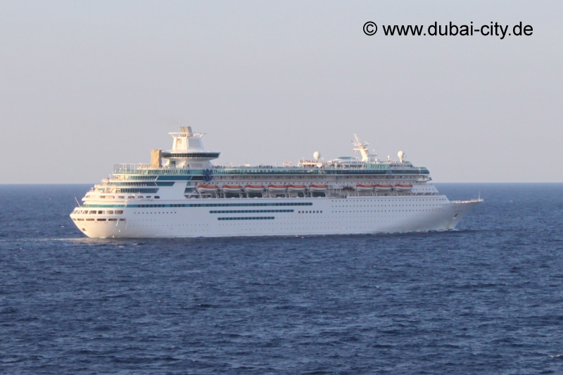 Ein Kreuzfahrtschiff in Dubai