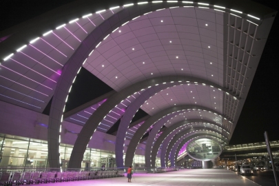 Der Flughafen Dubai ist sehr modern