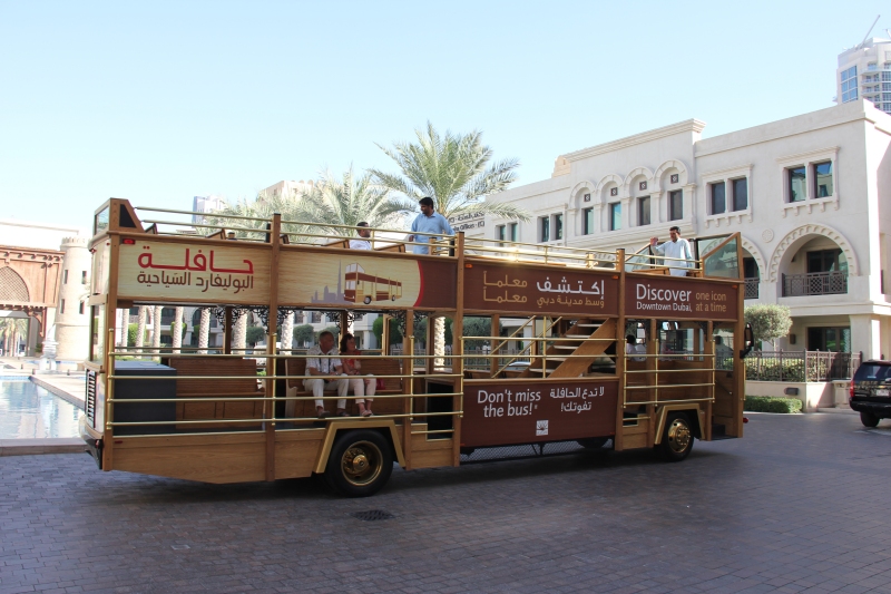 Der Trolley Bus in der Downtown Dubai